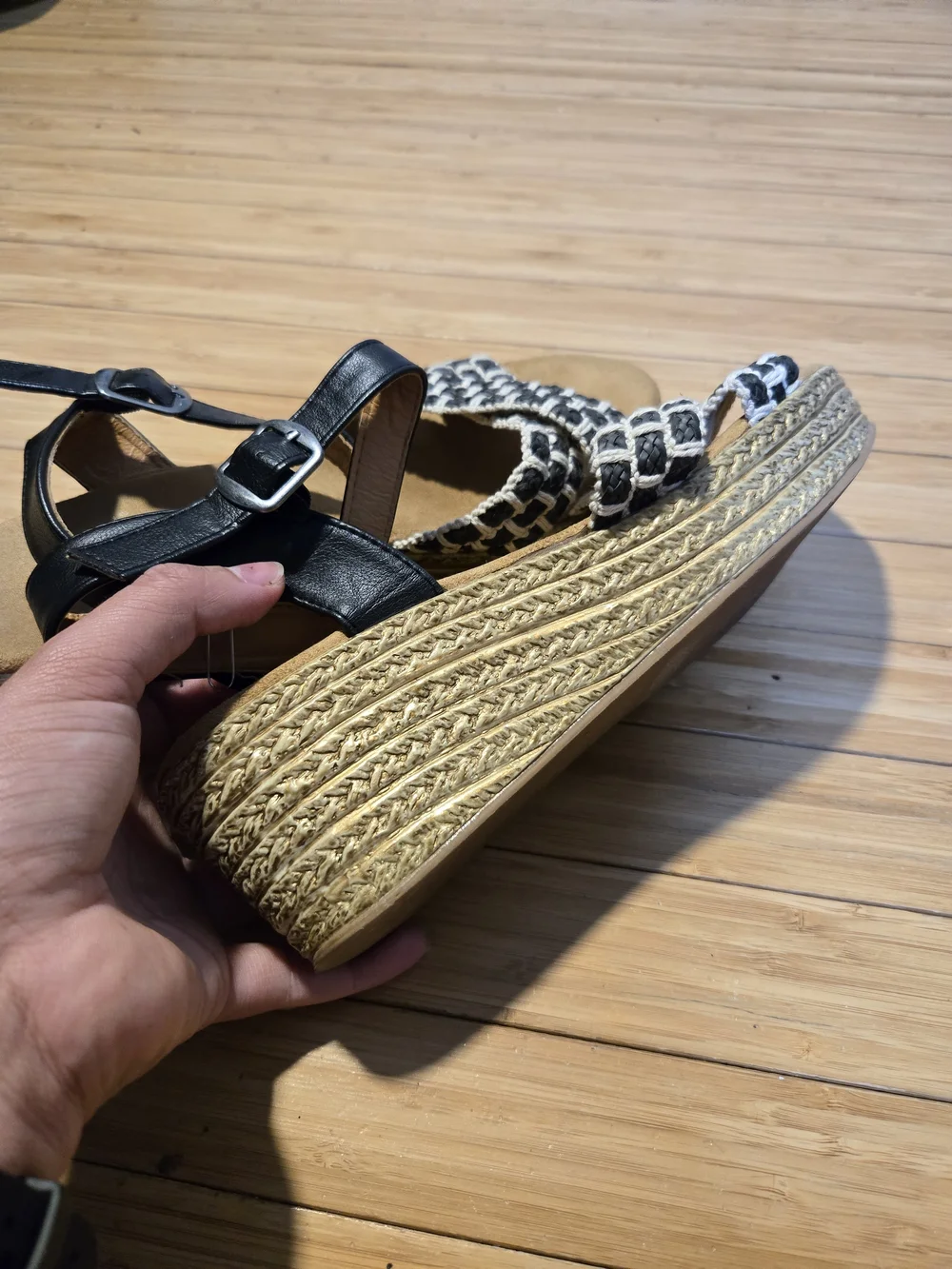 Confortview Black and White Woven Strap Women's Sandals